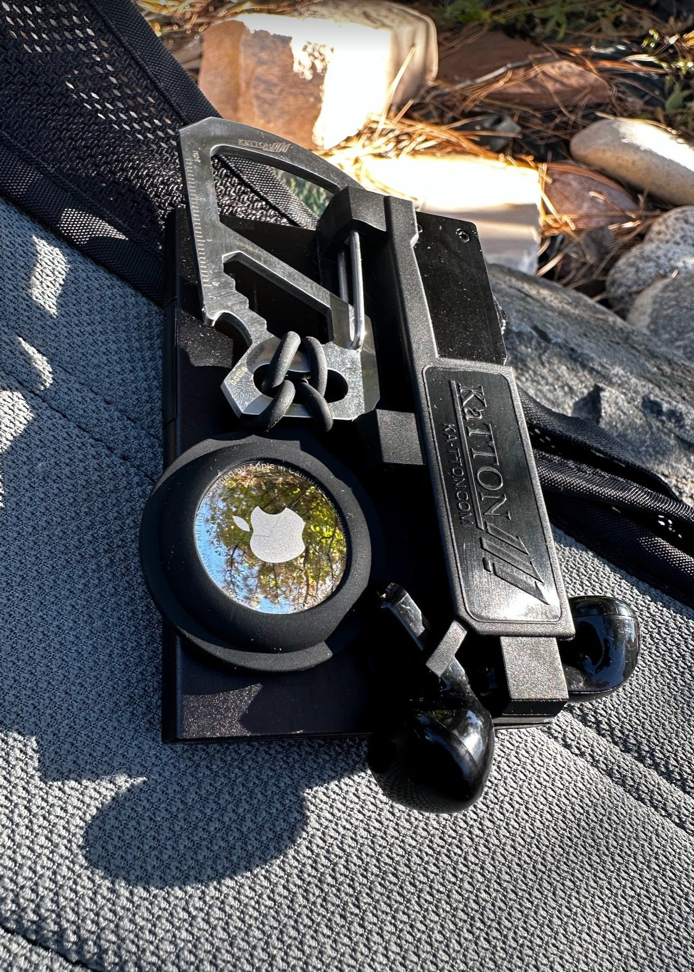 KaTTON Multi-tool Slim Wallet With removable multi-tool, air tag / smart tag holder & air pod holders